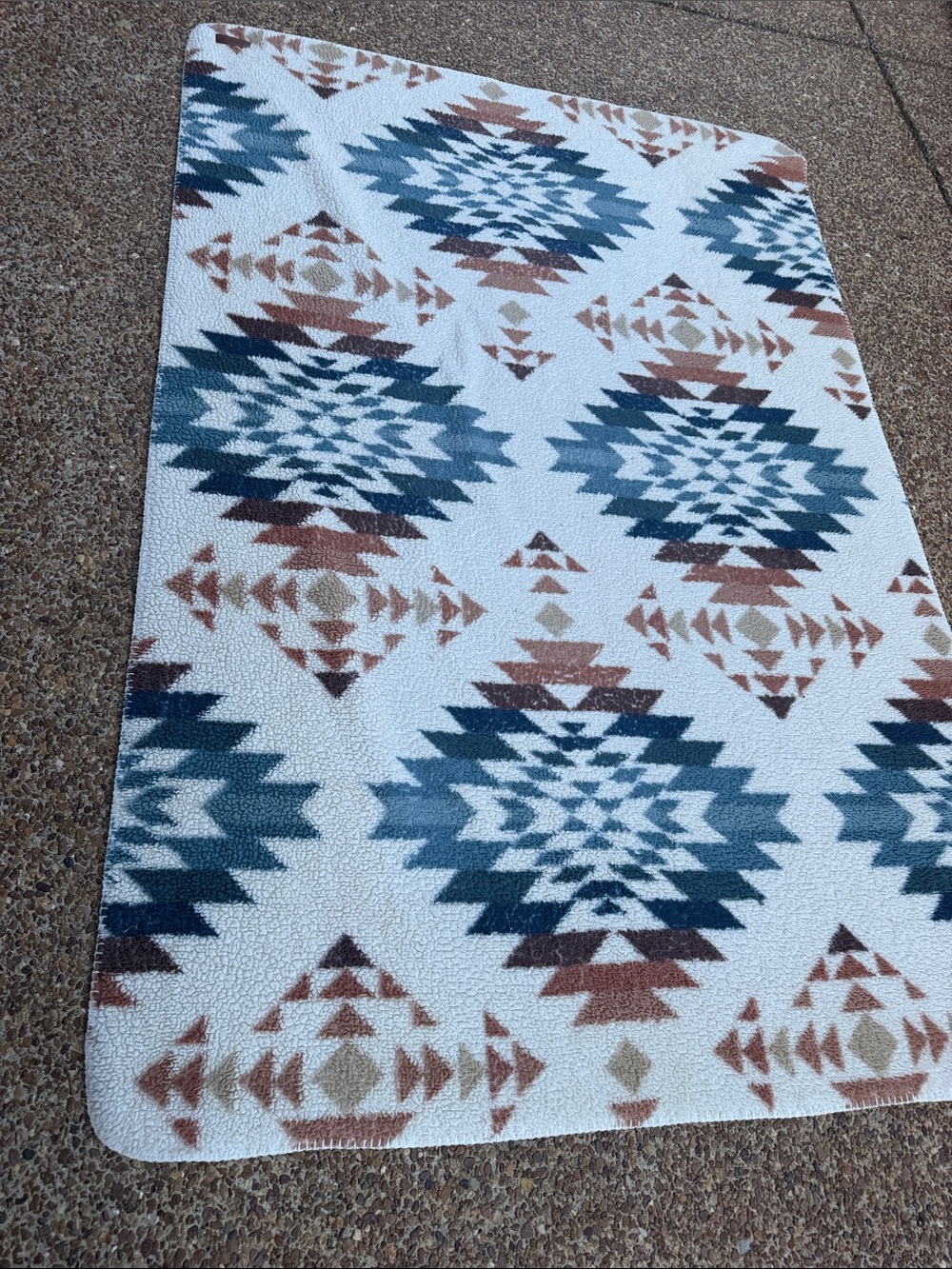 Pendleton Peak Canyon Multicolor Sherpa Throw Fleece Blanket Southwest Aztec - Picture 7 of 17